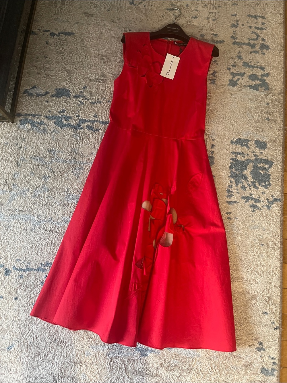 Oscar de la Renta Red Sleeveless Midi Dress with Floral Appliqué